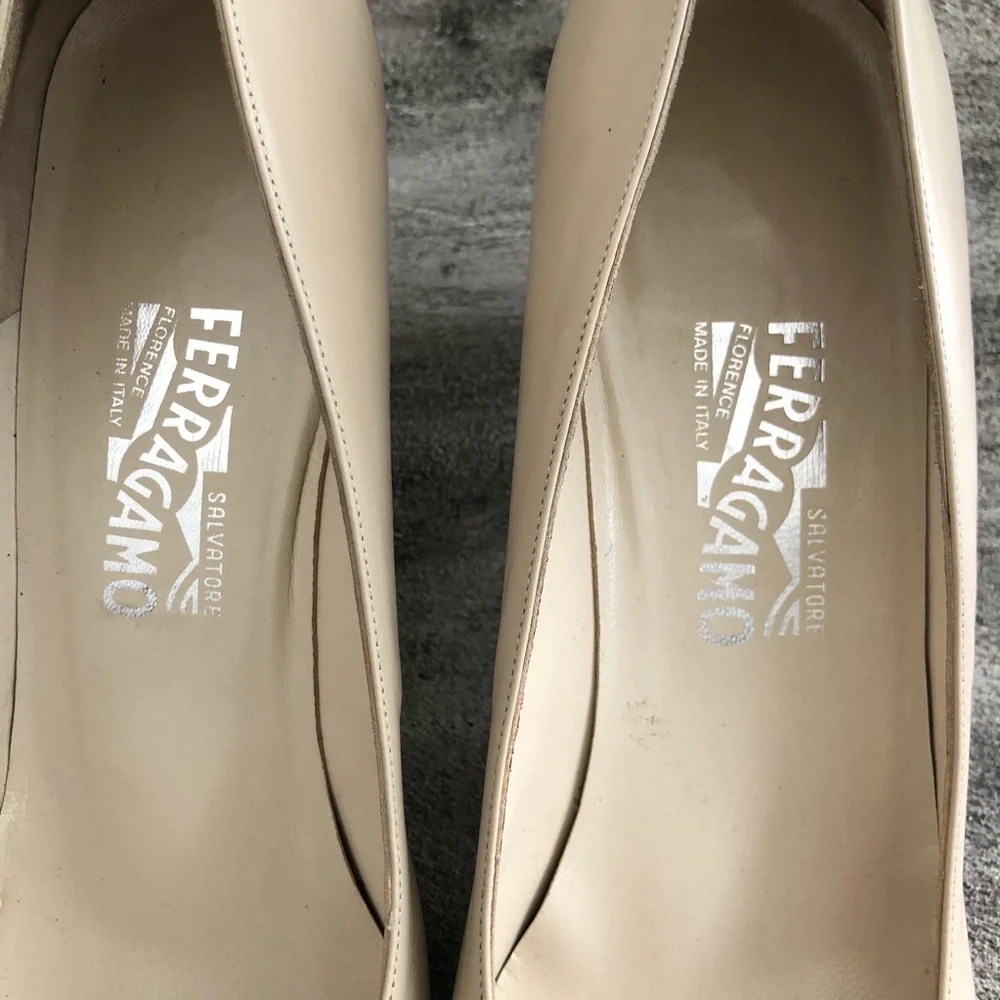 Salvatore Ferragamo Vintage Nude Color Block Heels - Picture 3 of 13